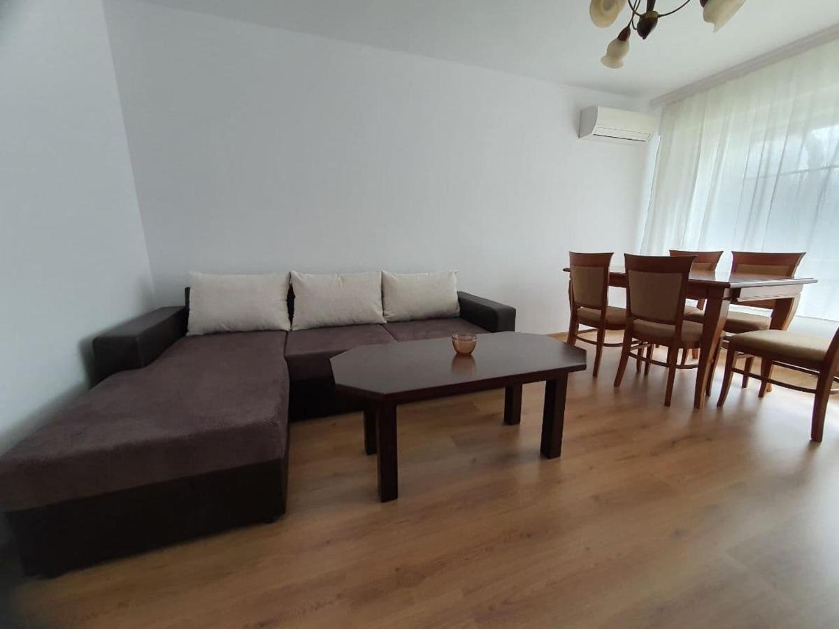 Апртамент Чайка Бл.17 Varna Exterior photo